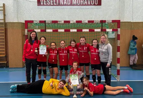 Minižačky si z turnaje ve Veselí nad Moravou odvezly zlato!