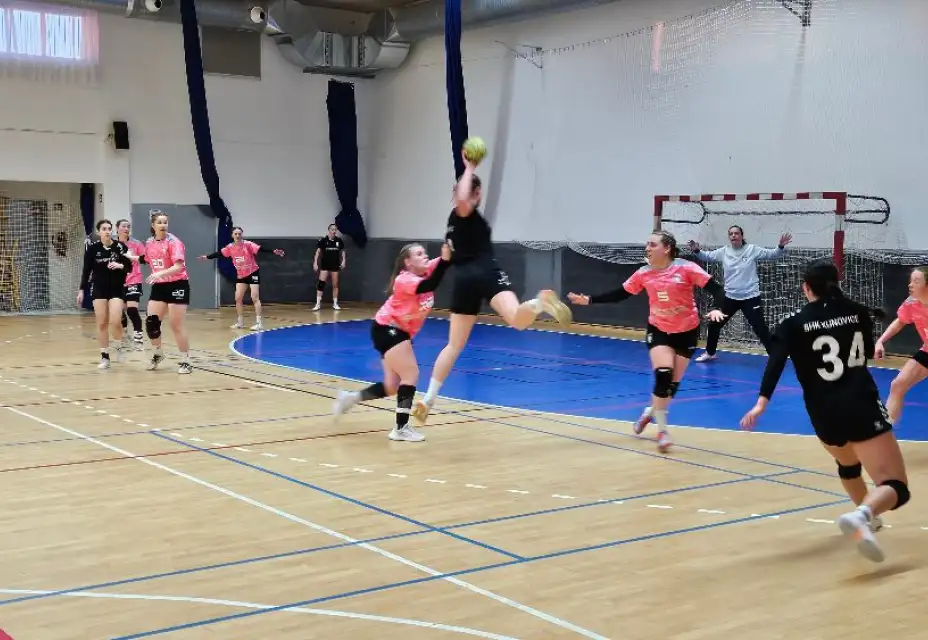 15. kolo 1. liga ženy, 2. liga mladší dorostenky - LIONS Hostivice, SHK Veselí nad Moravou